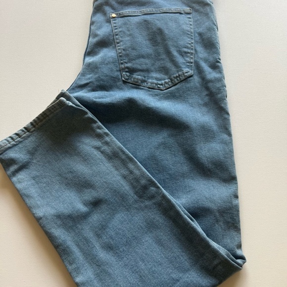 NWT H & M Men’s Size 38x32 Slim Low Waist Light Washed Blue Denim Jeans (E4) - Picture 1 of 7